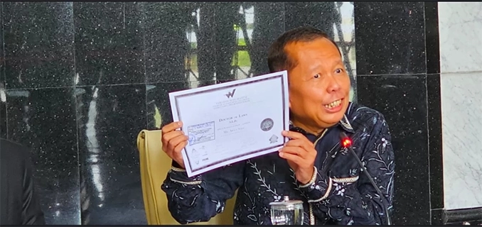 Arsul Sani Bantah Ijazah Palsu Tunjukkan Bukti Asli & Foto Wisuda