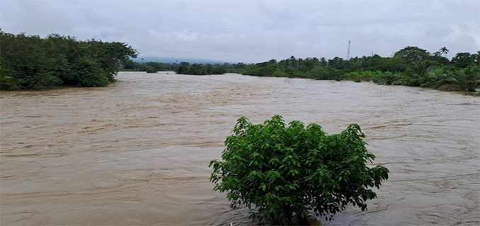 Darurat Jalan Terputus Aceh Sumut Sumbar Bantuan Warga dikirim