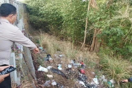 PPSU Temukan Bayi Terbungkus Kantong Belanja Saat Kerja Bakti