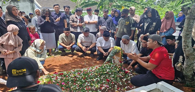Suasana Haru Iringi Makam Siswa SMPN Tangsel Korban Bullying