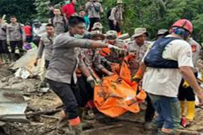 Brimob Polda Riau Temukan 1 Jenazah di Pencarian Galodo Agam