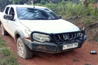 Insiden Ketapang 15 WN China Rusak Kendaraan Serang TNI