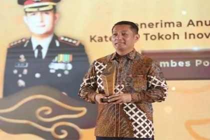 Kapolresta Bandung Dianugerahi Tokoh Inovatif Pelayanan Prima