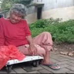 Warga Lebak Kumpul Iuran Bangun Rumah Nenek Tidak Layak