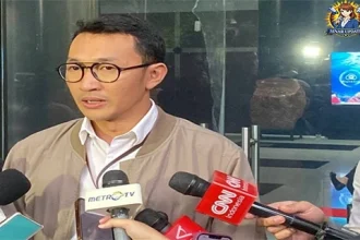 Barbuk OTT Bea Cukai Dolar AS & Logam Mulia 5.3 Kg